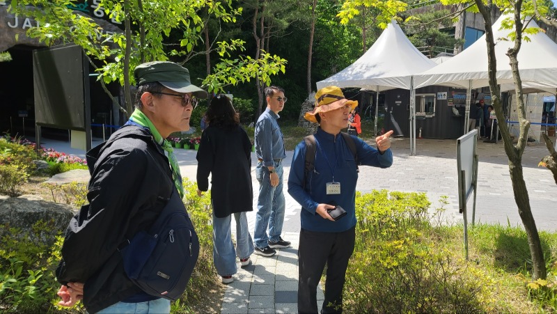 동굴밖3.jpg